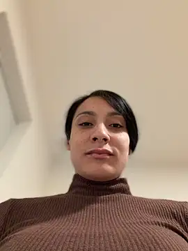 Snapshot of FerrariFrench chatting on December 22, 2025, 5:40 am FerrariFrench online show from December 22, 2025, 5:40 am