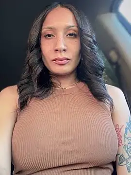 Snapshot of FerrariFrench chatting on December 19, 2024, 8:34 pm FerrariFrench online show from December 19, 2024, 8:34 pm