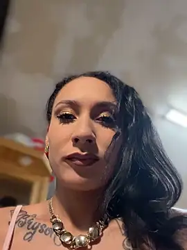 Snapshot of FerrariFrench chatting on October 2, 2025, 4:05 am FerrariFrench online show from October 2, 2025, 4:05 am