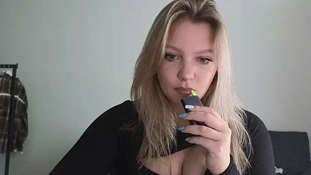 Snapshot of bettyloveu chatting on July 15, 2026, 4:08 am bettyloveu online show from July 15, 2026, 4:08 am