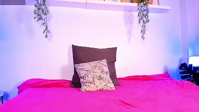 Snapshot of cuttie_blondie chatting on June 4, 2026, 11:15 am cuttie blondie online show from June 4, 2026, 11:15 am