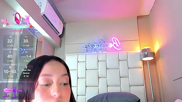 MiaCamille  online show from April 21, 2026, 7:31 pm