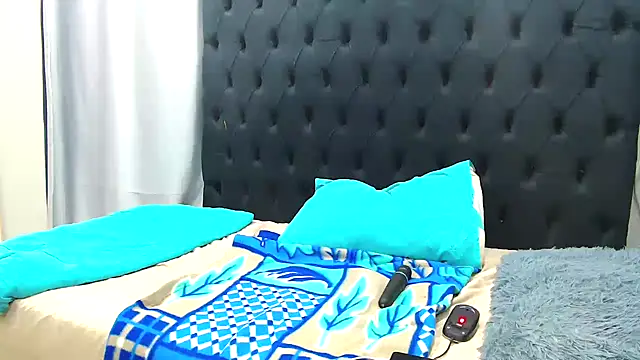 Dark Slim Thick online show from April 25, 2026, 12:02 am