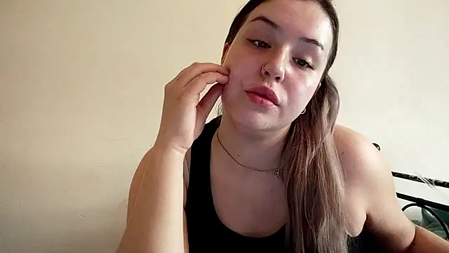 LolaSeduce online show from April 24, 2026, 8:49 am