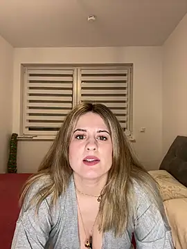 Snapshot of Mina_Foxx chatting on March 15, 2026, 7:21 pm Mina Foxx online show from March 15, 2026, 7:21 pm