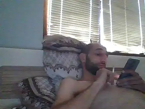 stiven121312 online show from July 1, 2026, 2:06 pm