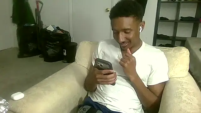 Iblackoracle online show from April 28, 2026, 3:22 am