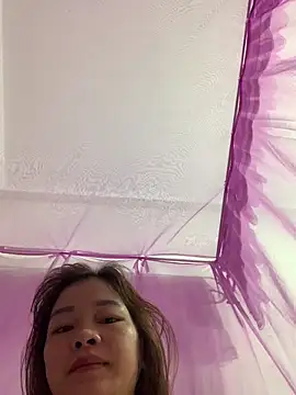 Snapshot of Quynh_flower chatting on March 13, 2026, 11:43 pm Quynh flower online show from March 13, 2026, 11:43 pm