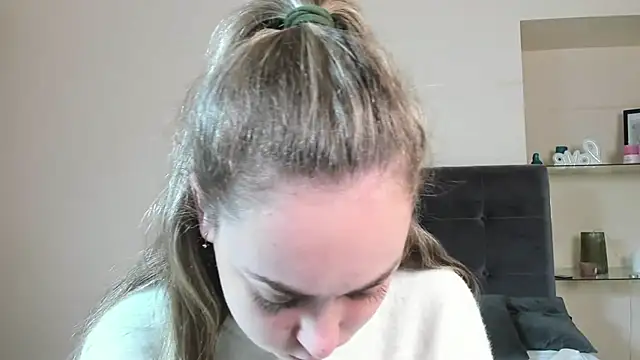 Snapshot of MelanieCuty chatting on April 3, 2026, 5:36 am MelanieCuty online show from April 3, 2026, 5:36 am