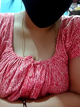 tulidas96778 online show from April 16, 2026, 1:39 am