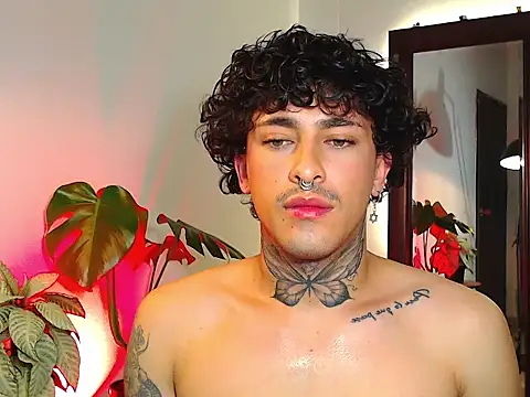 Snapshot of stevennavarro chatting on March 14, 2026, 1:33 am stevennavarro online show from March 14, 2026, 1:33 am