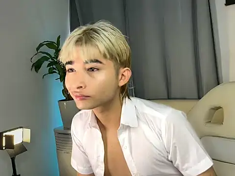 Snapshot of angel_yuhogg chatting on July 3, 2026, 7:31 pm angel yuhogg online show from July 3, 2026, 7:31 pm