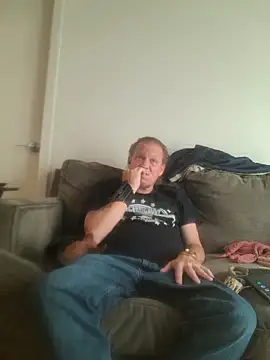 Snapshot of yourMasterisBored chatting on May 19, 2026, 2:02 pm yourMasterisBored online show from May 19, 2026, 2:02 pm