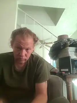 Snapshot of yourMasterisBored chatting on June 3, 2026, 2:55 pm yourMasterisBored online show from June 3, 2026, 2:55 pm