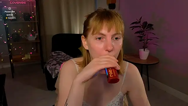 susie miu online show from March 25, 2026, 6:13 am