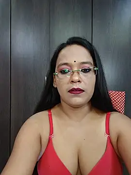 Snapshot of hornyrosy321 chatting on May 17, 2026, 5:24 pm hornyrosy321 online show from May 17, 2026, 5:24 pm