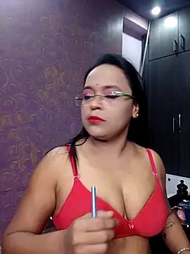 Snapshot of hornyrosy321 chatting on May 6, 2026, 6:01 pm hornyrosy321 online show from May 6, 2026, 6:01 pm