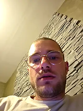 Snapshot of Madame-Monsieur-X chatting on April 20, 2026, 7:15 pm Madame-Monsieur-X online show from April 20, 2026, 7:15 pm