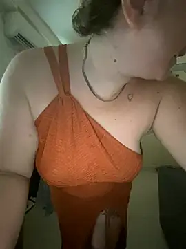 Snapshot of SecretBlondee chatting on July 15, 2026, 11:17 am SecretBlondee online show from July 15, 2026, 11:17 am