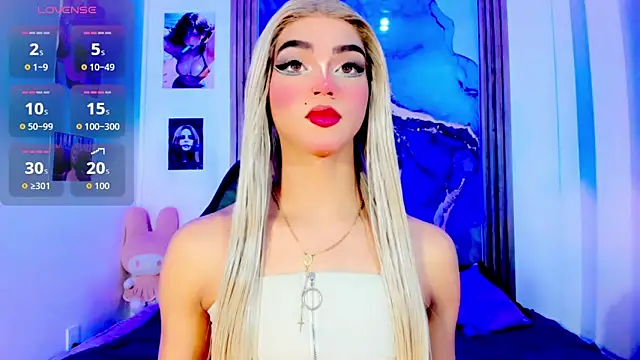 Snapshot of blonde_queen- chatting on May 23, 2026, 7:57 pm blonde queen- online show from May 23, 2026, 7:57 pm