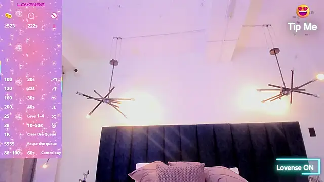 kirasweet7 online show from April 15, 2026, 3:34 am