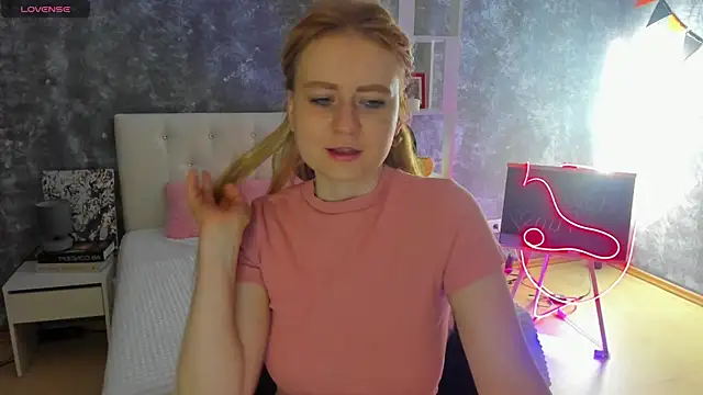 Snapshot of Shiny_Liss chatting on May 5, 2026, 1:41 am Shiny Liss online show from May 5, 2026, 1:41 am