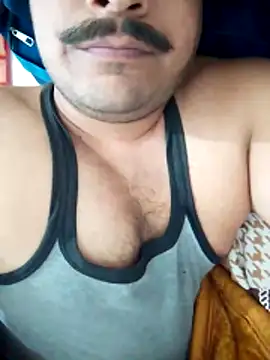 Snapshot of Decentlover67 chatting on April 14, 2026, 3:06 pm Decentlover67 online show from April 14, 2026, 3:06 pm