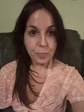 Snapshot of petitehotwife4u chatting on April 12, 2026, 10:02 pm petitehotwife4u online show from April 12, 2026, 10:02 pm
