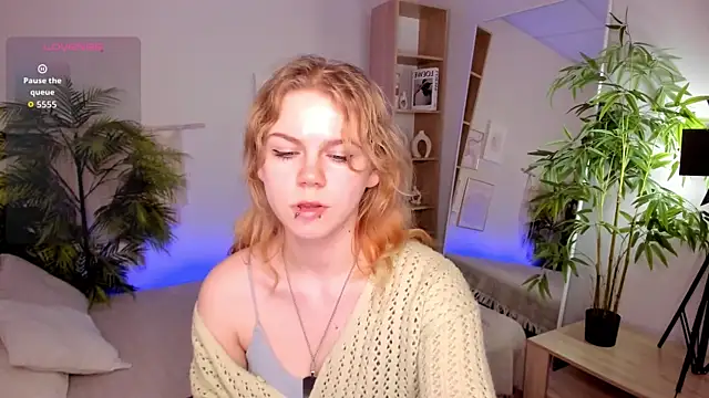 ElizabethVane online show from May 13, 2026, 5:25 am