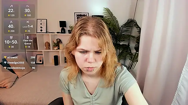 ElizabethVane online show from May 10, 2026, 5:48 pm