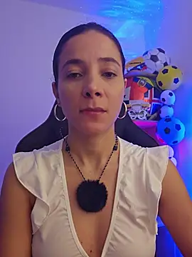 Snapshot of miaeyex chatting on June 24, 2026, 12:04 pm miaeyex online show from June 24, 2026, 12:04 pm
