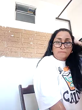 ianaellem online show from April 2, 2026, 5:08 pm