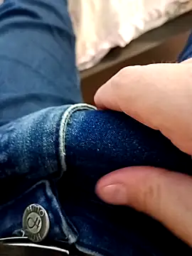 kiwi-strip online show from March 23, 2026, 3:56 pm