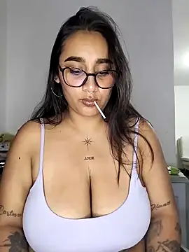 Mia skyy18 online show from May 6, 2026, 12:58 am
