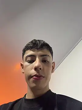 Snapshot of SebastianReed_ chatting on May 18, 2026, 4:01 am SebastianReed online show from May 18, 2026, 4:01 am