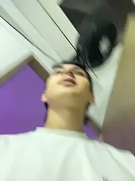 Snapshot of Andrew_restrepoo chatting on April 1, 2026, 12:13 am Andrew restrepoo online show from April 1, 2026, 12:13 am