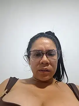 Snapshot of Aila_Phone chatting on May 4, 2026, 12:58 am Aila Phone online show from May 4, 2026, 12:58 am