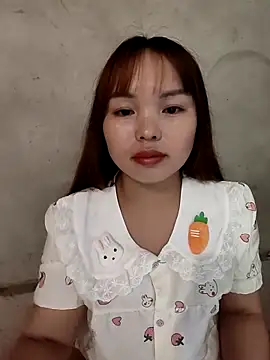 Mina xYx online show from May 2, 2026, 3:28 pm