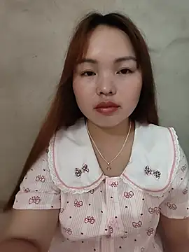 Snapshot of Mina_xYx chatting on June 2, 2026, 4:01 am Mina xYx online show from June 2, 2026, 4:01 am