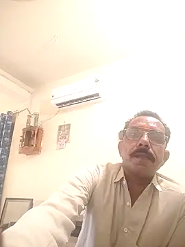 Snapshot of biger_top chatting on July 15, 2026, 8:10 am biger top online show from July 15, 2026, 8:10 am
