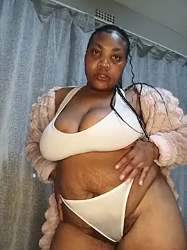 Snapshot of BeverlyQueen15 chatting on July 25, 2026, 6:58 pm BeverlyQueen15 online show from July 25, 2026, 6:58 pm