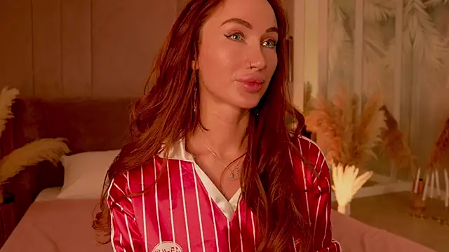 SerenaWest  online show from May 7, 2026, 6:00 pm