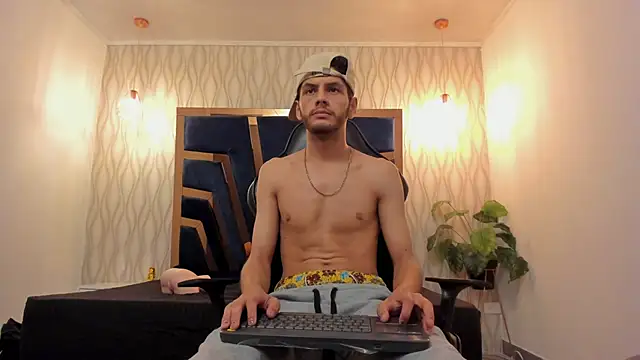 Snapshot of Chris_Green chatting on April 6, 2026, 11:33 am Chris Green online show from April 6, 2026, 11:33 am