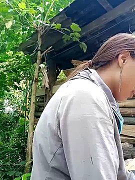 Snapshot of Leiley_98 chatting on July 22, 2026, 1:29 am Leiley 98 online show from July 22, 2026, 1:29 am