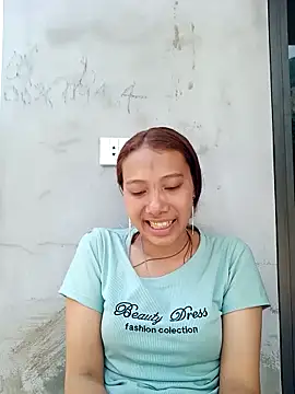 Snapshot of Leiley_98 chatting on May 16, 2026, 1:37 am Leiley 98 online show from May 16, 2026, 1:37 am