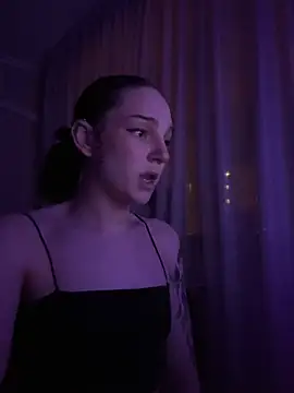 sweetNoiisee online show from March 17, 2026, 6:44 pm