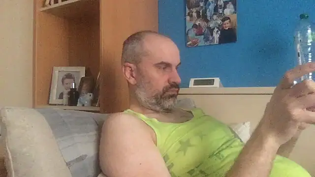 calvito exotico online show from March 23, 2026, 10:37 am