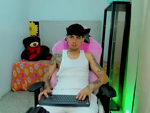 Snapshot of Yeison_gomezz chatting on April 2, 2026, 4:52 am Yeison gomezz online show from April 2, 2026, 4:52 am