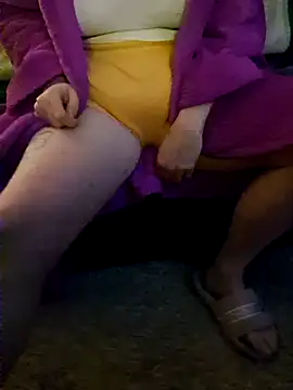 Snapshot of FiaStarr chatting on April 2, 2026, 10:49 pm FiaStarr online show from April 2, 2026, 10:49 pm