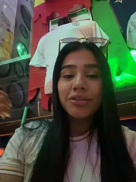 Snapshot of AlisonBeltran1 chatting on July 8, 2026, 2:46 am AlisonBeltran1 online show from July 8, 2026, 2:46 am